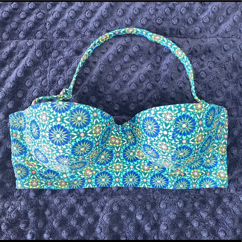 Woman’s bikini top